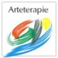 Instalace rukodělných výrobků v čítárně